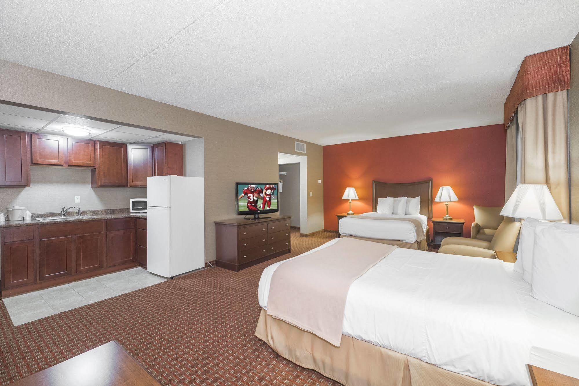 Quality Inn & Suites Owego Eksteriør bilde
